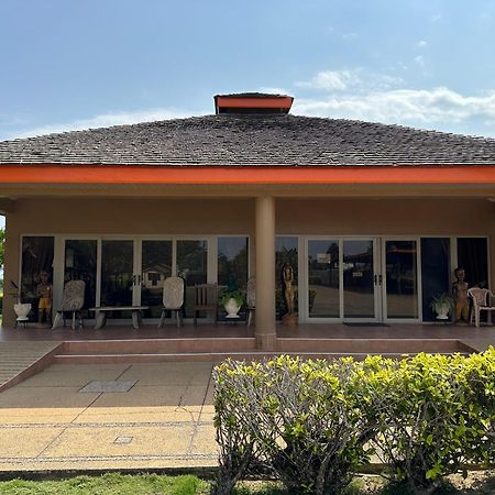 Elmina Bay Resort Exteriör bild